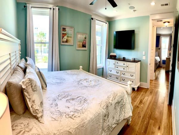 Isle of Palms Home with 6 Bedrooms