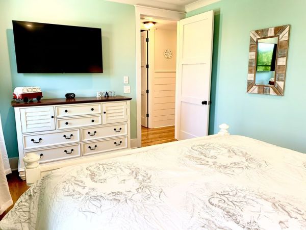 Isle of Palms Home with 6 Bedrooms