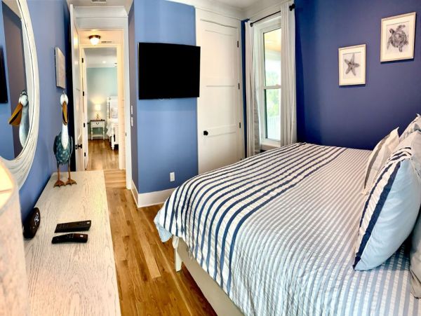 Isle of Palms Home with 6 Bedrooms
