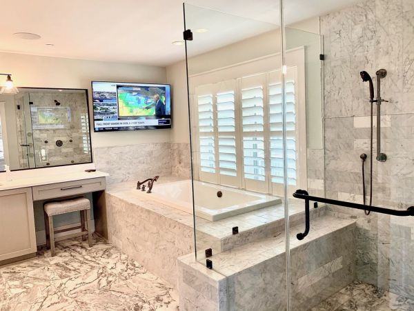 Isle of Palms Home with 6 Bedrooms