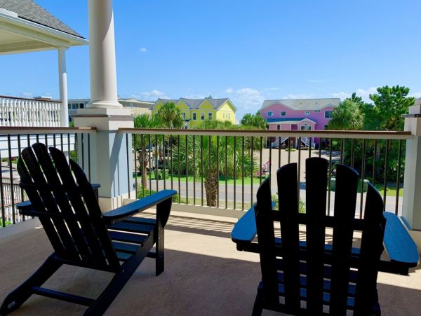 Isle of Palms Home with 6 Bedrooms