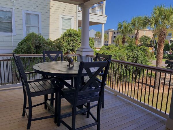 Isle of Palms Home with 6 Bedrooms
