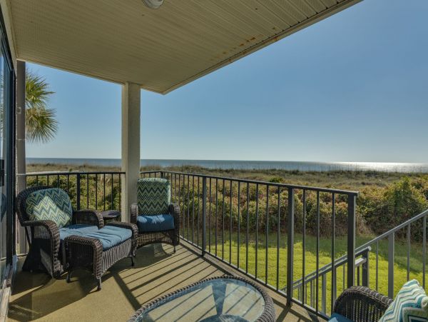 Oceanfront Vacation Villa in Hilton Head Sleeps 8 Guests