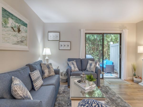 Hilton Head Vacation Condo Three Bedroom Walk to Beach