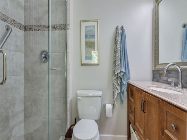 Hilton Head Vacation Condo Three Bedroom Walk to Beach