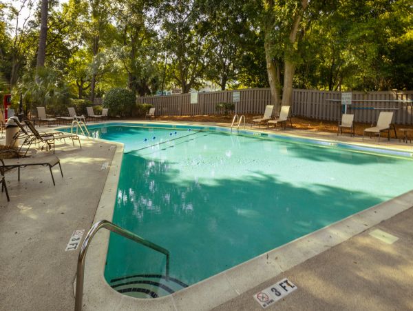 Hilton Head Vacation Condo Three Bedroom Walk to Beach