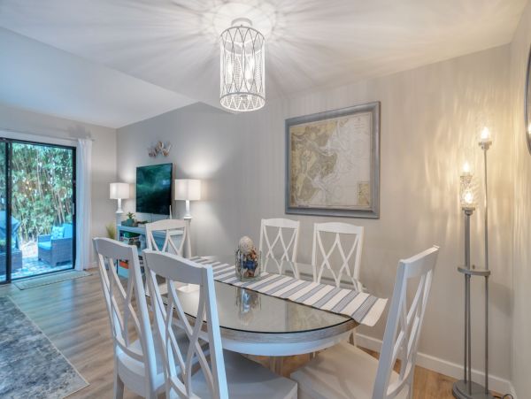 Hilton Head Vacation Condo Three Bedroom Walk to Beach
