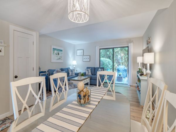Hilton Head Vacation Condo Three Bedroom Walk to Beach