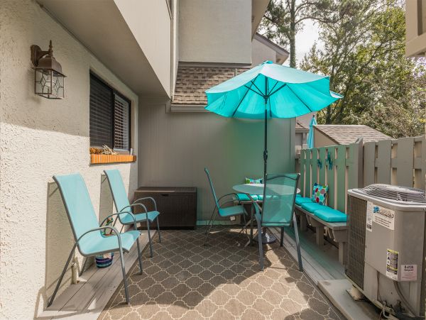 Hilton Head Vacation Condo Three Bedroom Walk to Beach