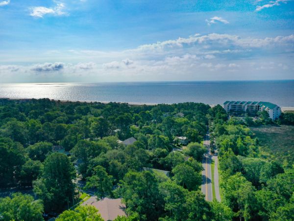 Hilton Head Vacation Condo Three Bedroom Walk to Beach