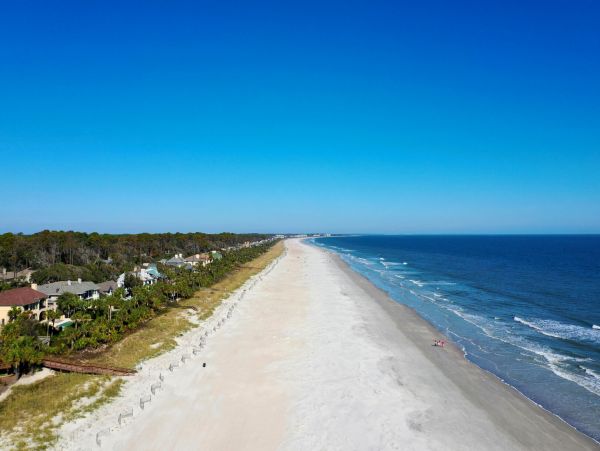 Hilton Head Vacation Condo Three Bedroom Walk to Beach