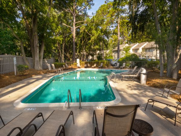 Hilton Head Vacation Condo Three Bedroom Walk to Beach