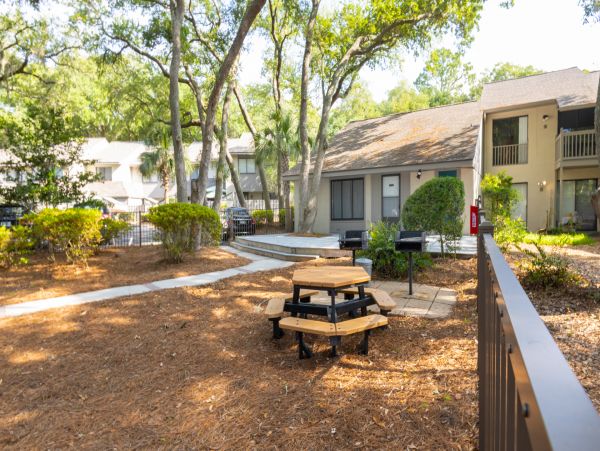 Hilton Head Vacation Condo Three Bedroom Walk to Beach