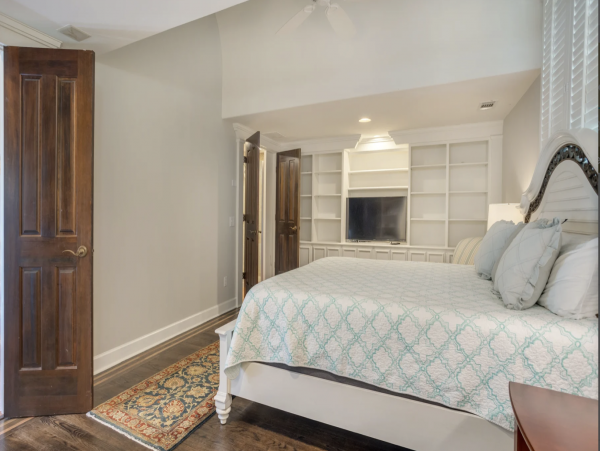 Stroll to Beach Luxury Pool Vacation Home