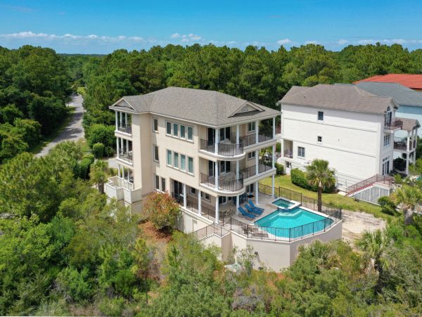 Hilton Head Luxury Stroll to The Beach Wow