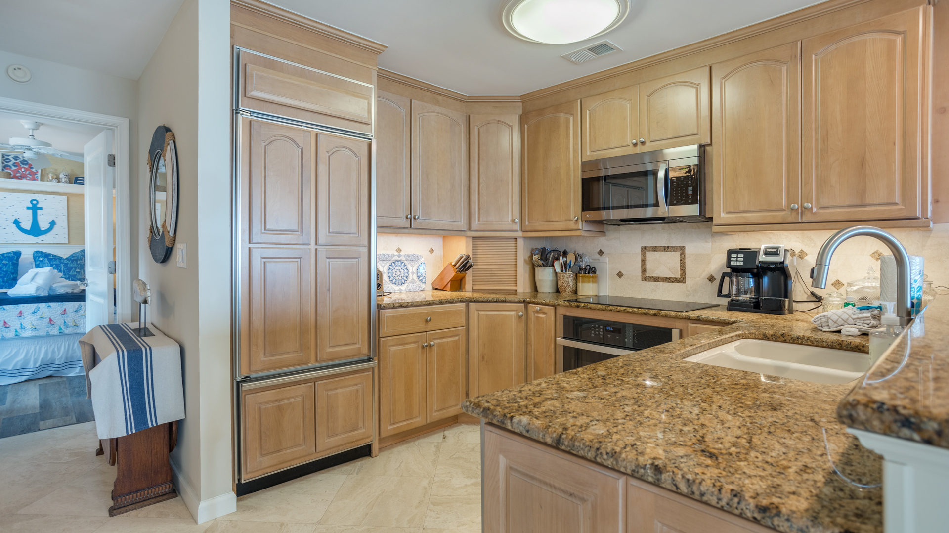 Lovely Condo with 2 Bedrooms & Ocean Views in Hilton Head
