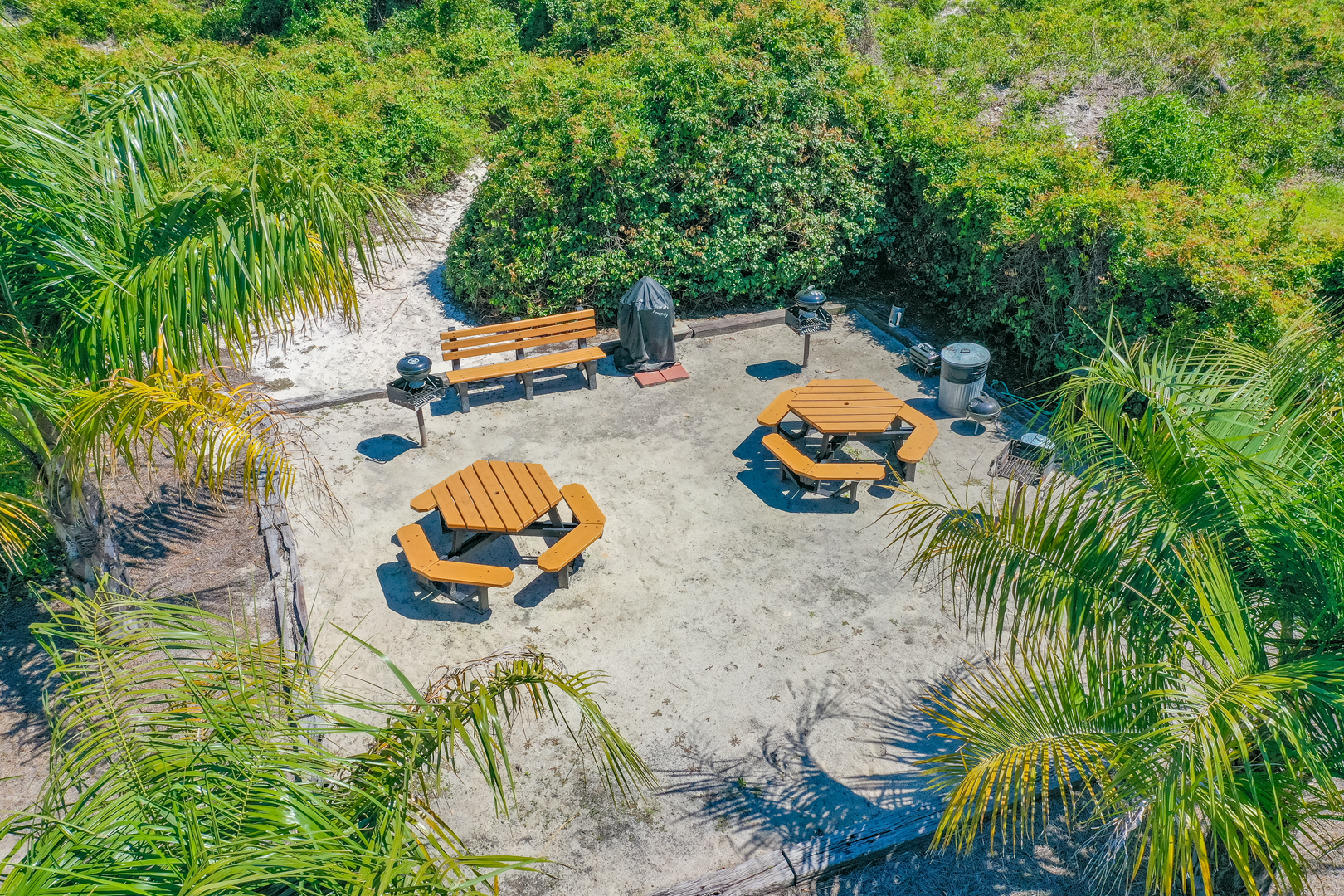 Lovely Condo with 2 Bedrooms & Ocean Views in Hilton Head