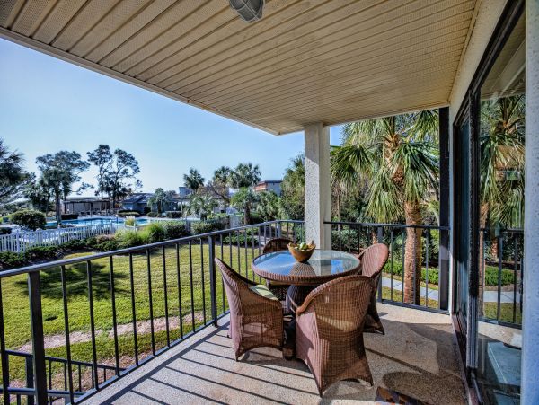 A Lovely Villa Style Condo Amazing Steps to Sandy Beach