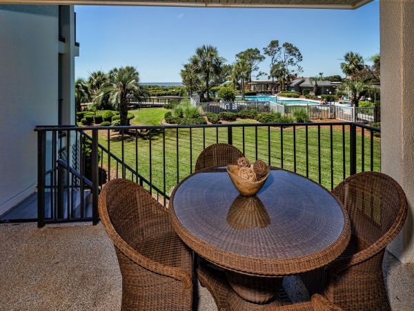A Lovely Villa Style Condo Amazing Steps to Sandy Beach