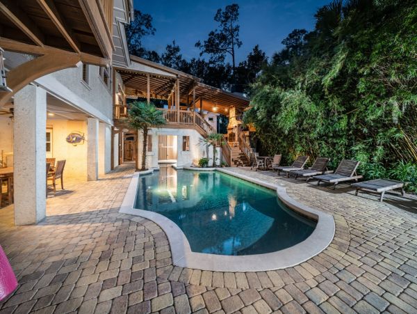 Fabulous 7 Bedroom 5 Homes to the Beach