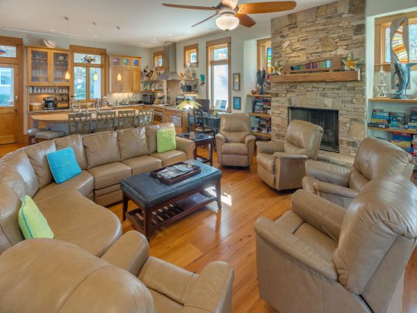 Fabulous 7 Bedroom 5 Homes to the Beach