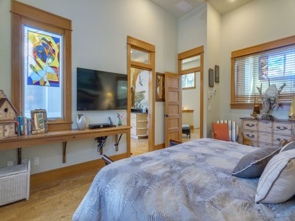 Fabulous 7 Bedroom 5 Homes to the Beach