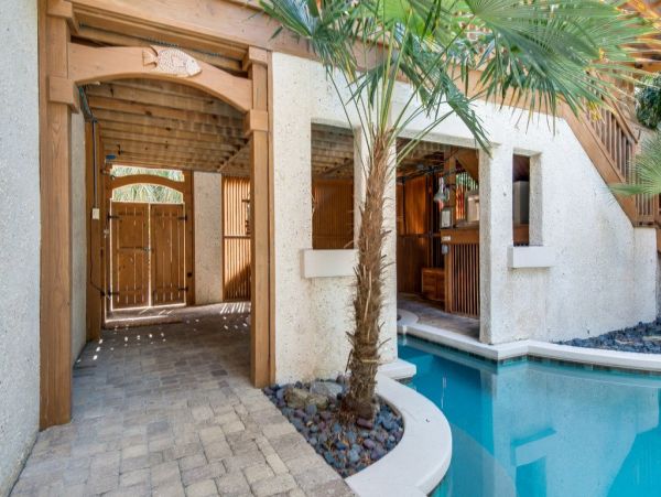 Fabulous 7 Bedroom 5 Homes to the Beach