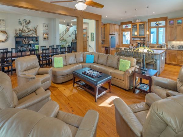 Fabulous 7 Bedroom 5 Homes to the Beach