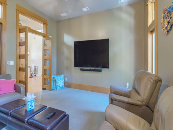 Fabulous 7 Bedroom 5 Homes to the Beach