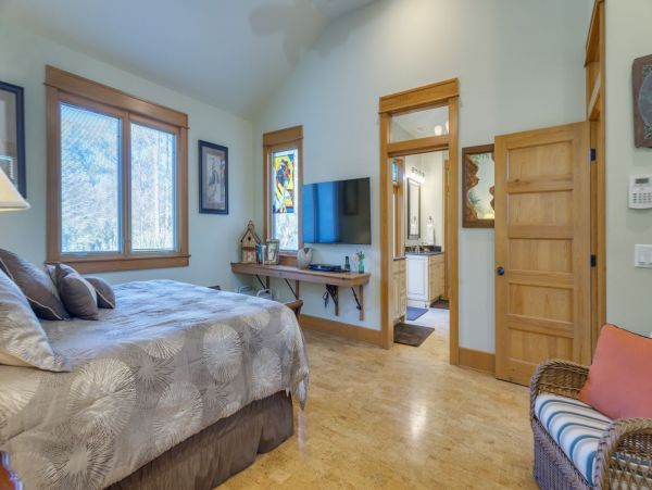 Fabulous 7 Bedroom 5 Homes to the Beach