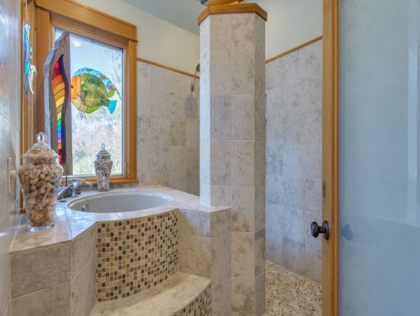 Fabulous 7 Bedroom 5 Homes to the Beach