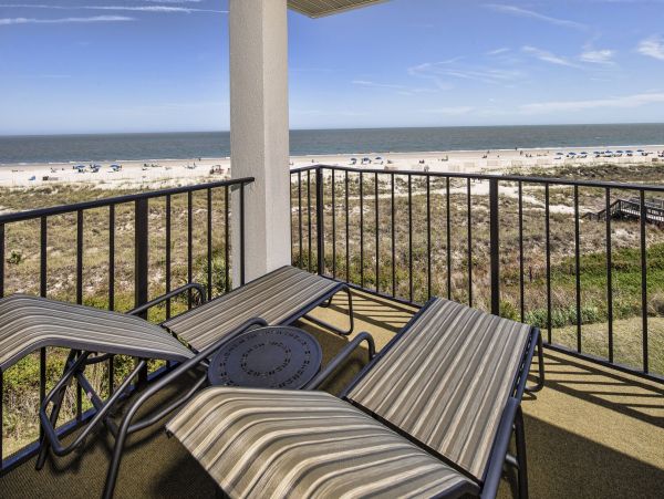 Oceanfront Vacation Two Bedroom Condo in Hilton Head