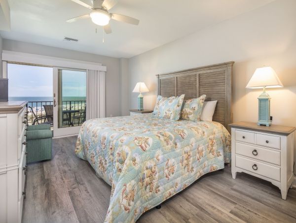 Oceanfront Vacation Two Bedroom Condo in Hilton Head