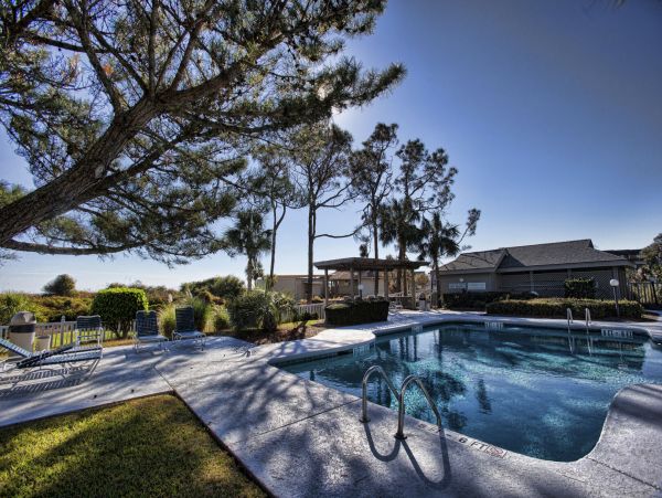 Oceanfront Vacation Two Bedroom Condo in Hilton Head