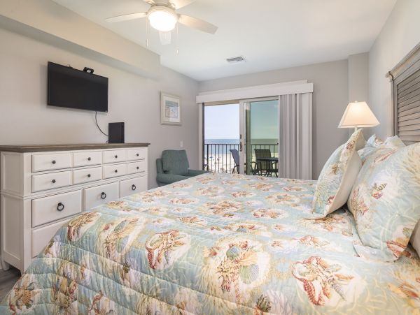 Oceanfront Vacation Two Bedroom Condo in Hilton Head