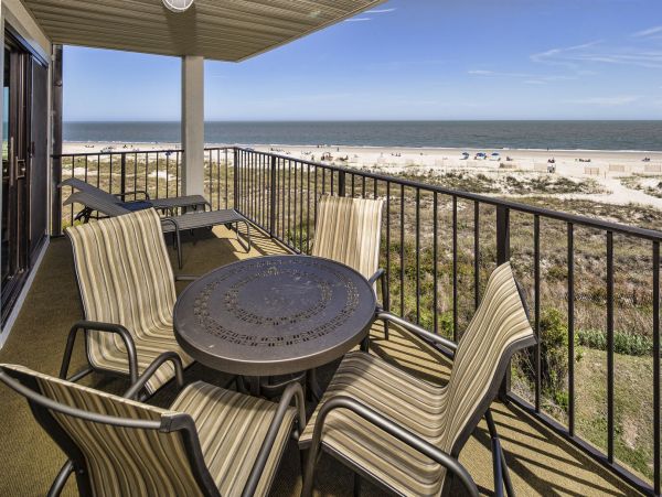 Oceanfront Vacation Two Bedroom Condo in Hilton Head