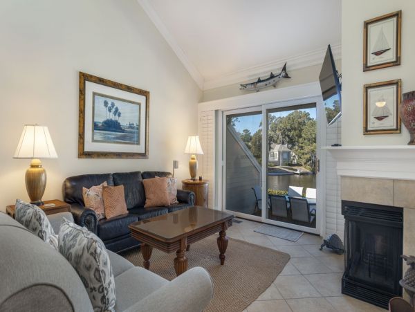 Hilton Head Vacation Condo Three Bedroom Walk to Beach