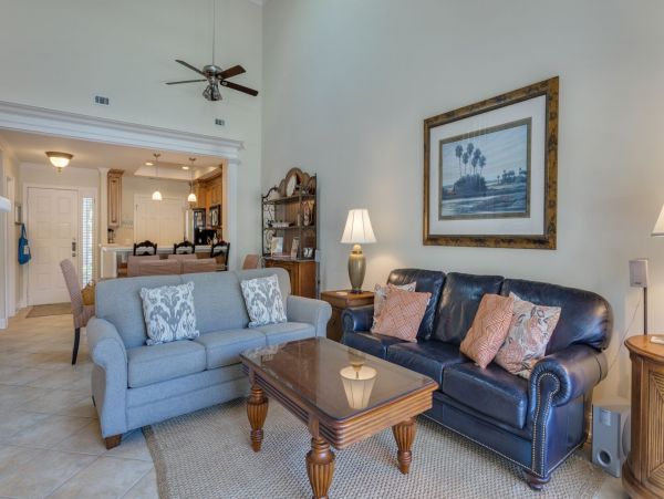 Hilton Head Vacation Condo Three Bedroom Walk to Beach