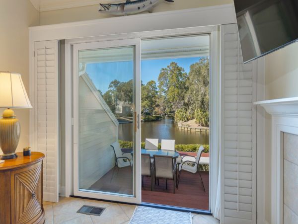 Hilton Head Vacation Condo Three Bedroom Walk to Beach
