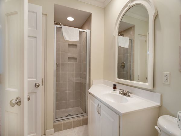 Hilton Head Vacation Condo Three Bedroom Walk to Beach