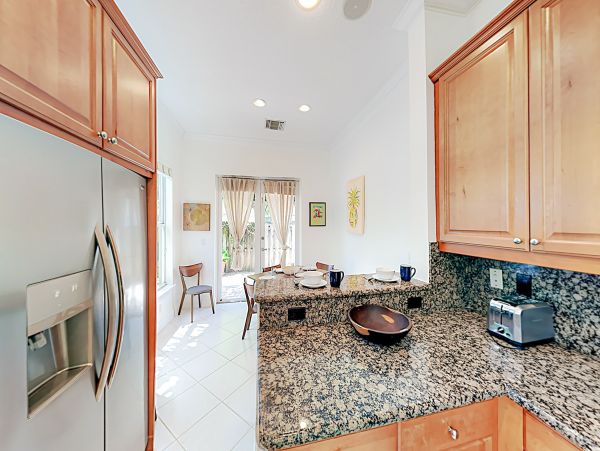 Rooftop Deck with Skyline Views of Downtown 2 BR Townhome