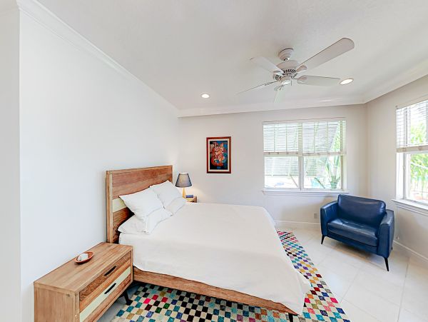Rooftop Deck with Skyline Views of Downtown 2 BR Townhome