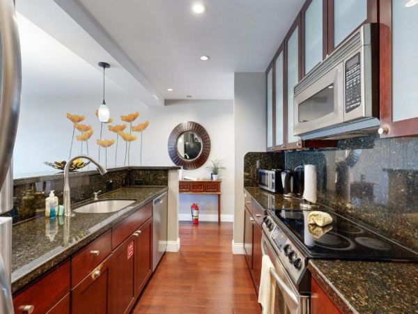 Stunning Fort Lauderdale Condo - Ocean Views & Prime Location Block to Beach