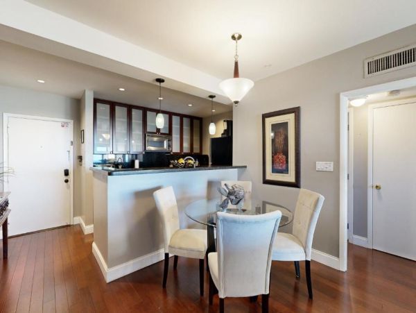 Stunning Fort Lauderdale Condo - Ocean Views & Prime Location Block to Beach
