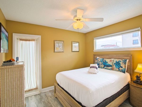 Beautiful Destin Vacation Villa with Private Pool Near Beach