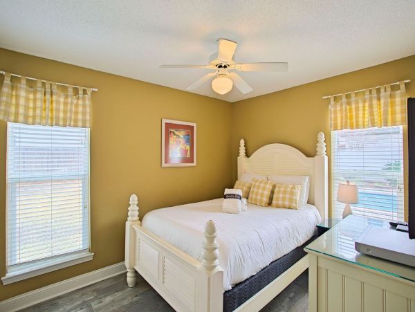 Beautiful Destin Vacation Villa with Private Pool Near Beach