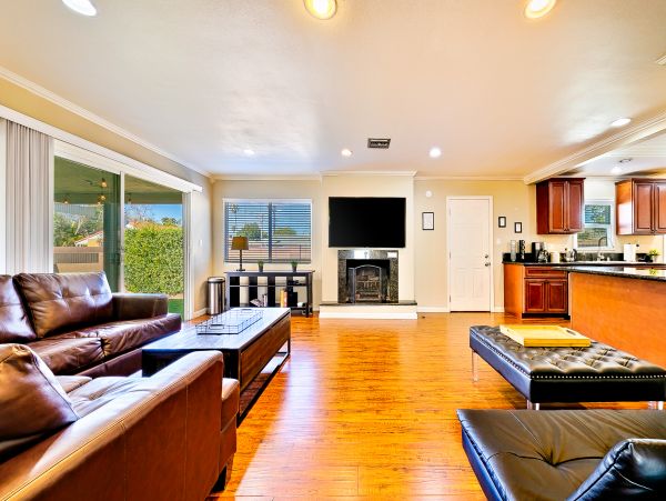 Anaheim Home 1022530