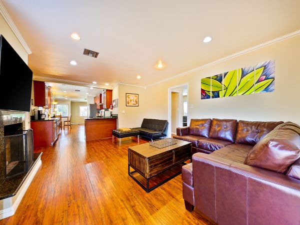 Anaheim Home 1022530