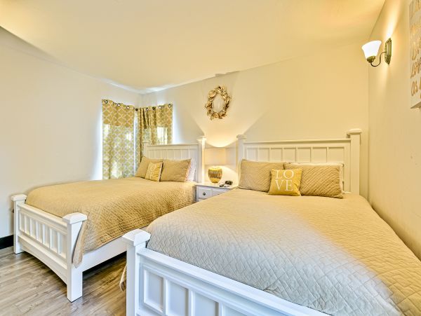 Anaheim Home 1022531