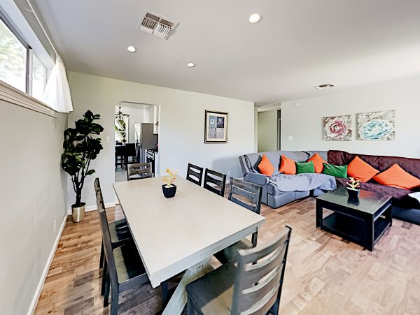 Anaheim Home 1022532